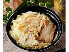 ローソン 背脂にんにくが決め手 豚醤油ラーメン にんにく増し 商品写真