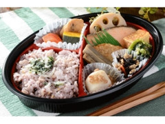 雑穀ごはんとおかずまんさい弁当