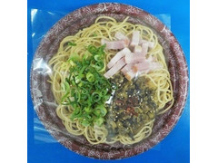 ローソン 無鉄砲監修 激辛高菜にんにく醤油パスタ 商品写真