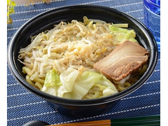 ローソン にんにくが決め手 豚醤油ラーメン 商品写真