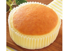 ローソン チーズリッチ蒸しケーキ ラムレーズン入 商品写真