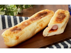 あらびきソーセージのこんがりチーズパン