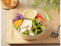 ローソン 1食分の野菜 サラダチキンのパスタサラダ 商品写真