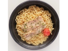 ローソン 麺大盛 豚カルビの塩焼そば 商品写真