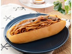 ローソン 濃い味ソースのジューシー焼きそばパン 商品写真