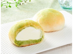 ローソン Uchi Cafe’ モアホボクリム ほぼほぼクリームのシュー 抹茶ラテ風