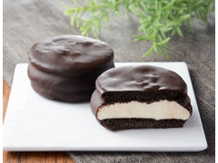ローソン Uchi Cafe’ チョコクッキーサンド 商品写真