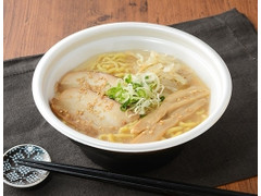 ローソン らーめん信玄監修 コク味噌ラーメン 肉盛 商品写真