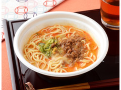 ローソン 裏切りの一杯 濃厚胡麻のコク！担々麺 商品写真