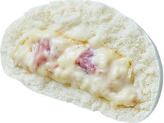 ローソン スモーク薫るチーズベーコンまん 商品写真