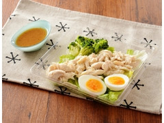 たんぱく質が摂れる 蒸し鶏と玉子のサラダ