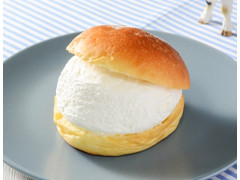ローソン Uchi Cafe’ Uchi Café×Milk MILKマリトッツォ 生クリームチーズ 商品写真