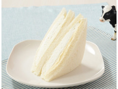 ローソン MILK監修 2種のチーズケーキ×ホイップクリームサンド 商品写真