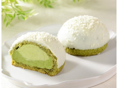 ローソン Uchi Cafe’ お抹茶クッキーシュー 抹茶ラテ風 商品写真