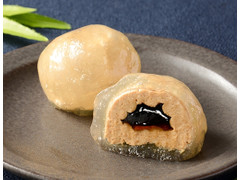 ローソン Uchi Cafe’ わらび餅で包んだきなこ玉 黒蜜入り 商品写真