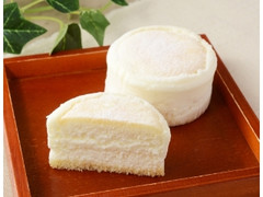 Uchi Cafe’ 白いスフレチーズケーキ
