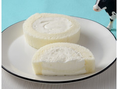 ローソン Uchi Cafe’ × Milk MILK ロールケーキ 練乳ソース入り 商品写真