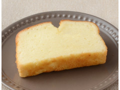 ローソン もっちり食感のバターパウンドケーキ 商品写真