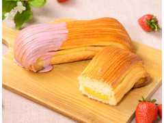 ローソン バター香るパンスイス 苺＆カスタード 商品写真