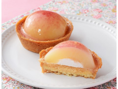 ローソン Uchi Cafe’ ごろっとした1／2個分桃のタルト 商品写真