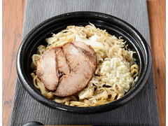 ローソン 満腹濃厚豚ラーメン 商品写真