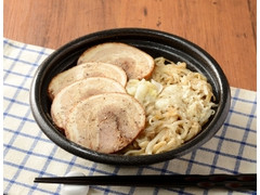 ローソン 満腹濃厚豚ラーメン