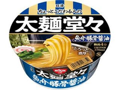 日清食品 太麺堂々 魚介豚骨醤油 商品写真