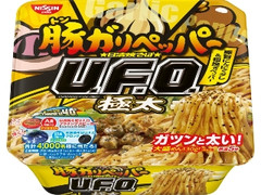 日清食品 極太 豚ガリペッパー 商品写真