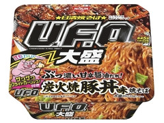 日清食品 日清焼そばU.F.O.大盛 ぶっ濃い甘辛醤油だれ 炭火焼豚丼味焼そば