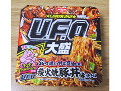 日清食品 日清焼そばU.F.O. 大盛 ぶっ濃い甘辛醤油だれ！炭火焼豚丼味焼そば 商品写真