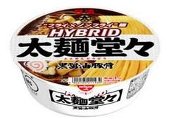 日清食品 HYBRID 太麺堂々 黒醤油豚骨 商品写真