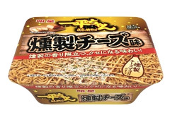 明星食品 一平ちゃん夜店の焼そば 燻製チーズ味