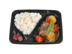 ミニストップ ごろごろ肉じゃが弁当 商品写真