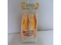 トップバリュ トマトチキンチーズサンド 商品写真