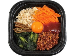 ミニストップ ピリ辛ビビンバ丼 商品写真