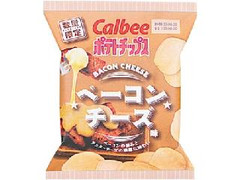 カルビー ポテトチップス ベーコンチ―ズ味 商品写真