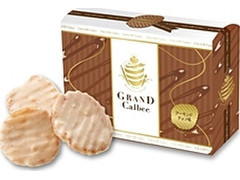 カルビー GRAND Calbee ポテトクリスプ dessert アーモンドチョコ味 商品写真