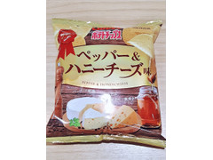 カルビー ポテトチップス ペッパー＆ハニーチーズ味 商品写真