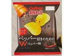 カルビー ポテトチップス ペッパー好きのためのWペッパー味 商品写真