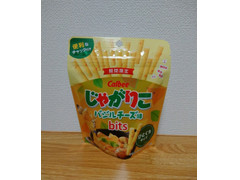 カルビー じゃがりこbits バジルチーズ味 商品写真