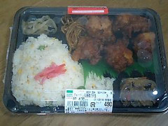 ファミリーマート チャーハン＆唐揚げ弁当 商品写真