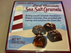 Trader joe’s Dark chocolate Sea salt caramels 商品写真