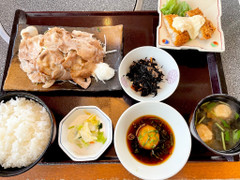 かごの屋 日替わり昼膳 豚肩ロースと香味野菜の焼きしゃぶ 商品写真