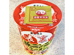 日清食品 表裏 旨辛豚ニンニクラーメン 商品写真