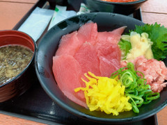 魚太郎 市場食堂 ネギトロと天然まぐろ丼