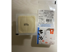 タカノフーズ株式会社 おかめ豆腐 充填きぬごし豆腐 商品写真