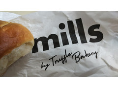 mills by Truffle BAKERY 岐阜美濃太田店 白トリュフの塩パン 商品写真