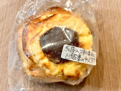 17SURF BAGEL 渋皮入り和栗あんこと渋皮栗のチーズケーキ