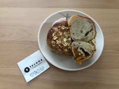 tecona bagel works もち ブルーチーズクランベリー＆パイン 商品写真