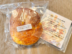 17SURF BAGEL かぼちゃ生地のレモンとレモンあんこの塩バター 商品写真